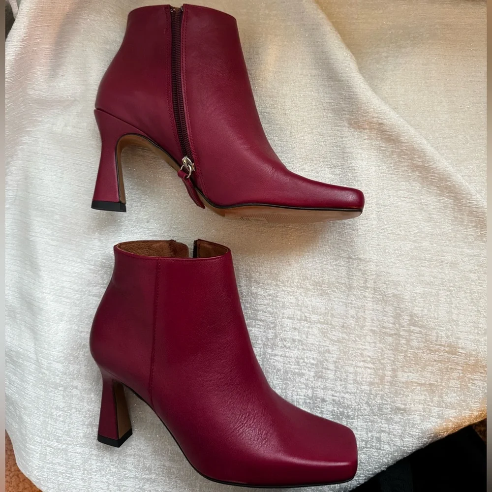 Angel Alarcon Red Ankle Boots, size 38, NIB - Picture 6 of 9